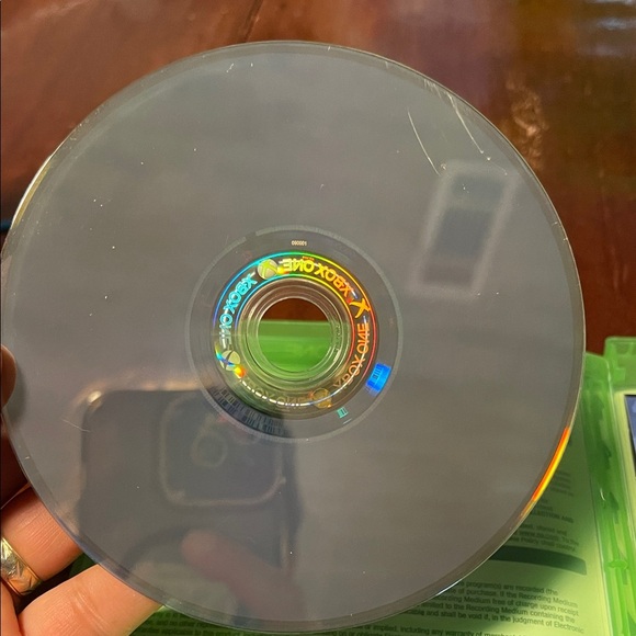 Madden NFL 17 for Xbox One - Green Case - Picture 10 of 10